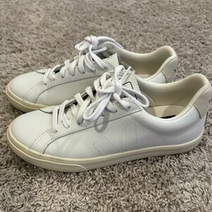 Veja Epslar Sneakers - Size 38/7.5